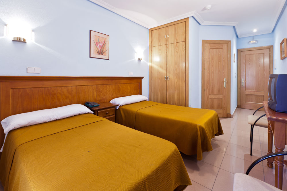 Hotel Victoria Valdemoro Exterior foto